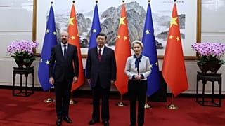 Le président du Conseil européen Charles Michel, la présidente de la Commission européenne Ursula von der Leyen et le président chinois Xi Jinping