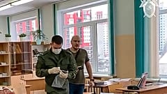Müfettişler saldırının yaşandığı sınıfta incelemelerde bulundu