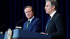 Blinken, İngiltere Dışişleri Bakanı David Cameron ile görüştükten sonra basın toplantısı düzenledi