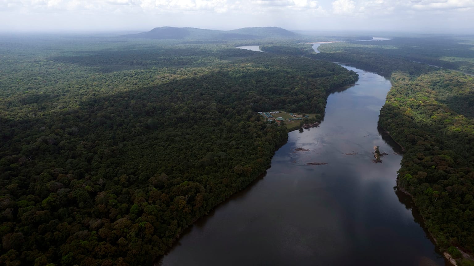 Venezuela Essequibo Nehri'nin batısında kalan topraklar üzerinde hak iddia ediyor