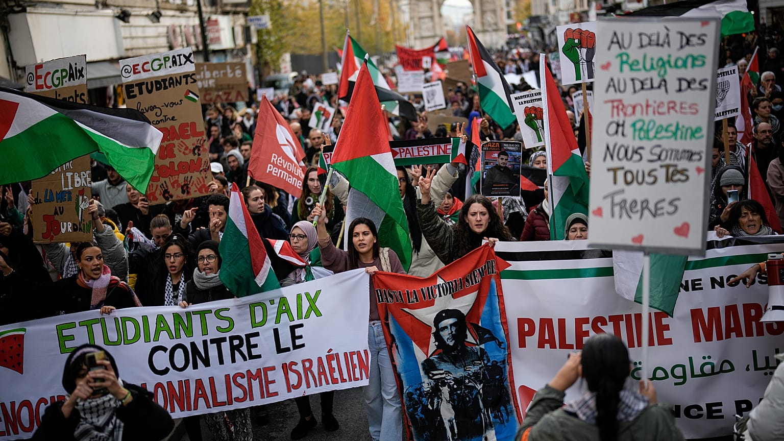مظاهرات مؤيدة للفلسطينيين