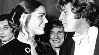 O'Neal és a női főszerepet játszó Ali MacGraw a londoni Odeon Színházban a Love Story premierjén 1971. március 8-án