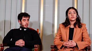 Ali ve Kiana Rahmani, bu yılın Nobel Barış Ödülü sahibi Kiana Rahmani'nin çocukları. 