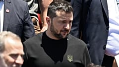 Президент Украины Владимир Зеленский покидает Конгресс Аргентины после церемонии инаугурации избранного президента Хавьера Милея в Буэнос-Айресе 10 декабря 2023 года. 