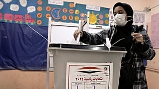 ناخبة مصرية بأحد مراكز الاقتراع