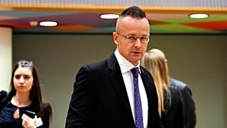 Szijjártó Péter magyar külügyminiszter szerint "felelőtlenség" lenne, ha az EU úgy döntene, hogy csatlakozási tárgyalásokat kezd Ukrajnával.