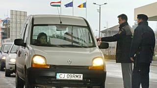 Archív fotó: ellenőrzés a magyar-román határon, Ártándnál