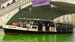 Az Extinction Rebellion aktivistái a híres Rialto hídon