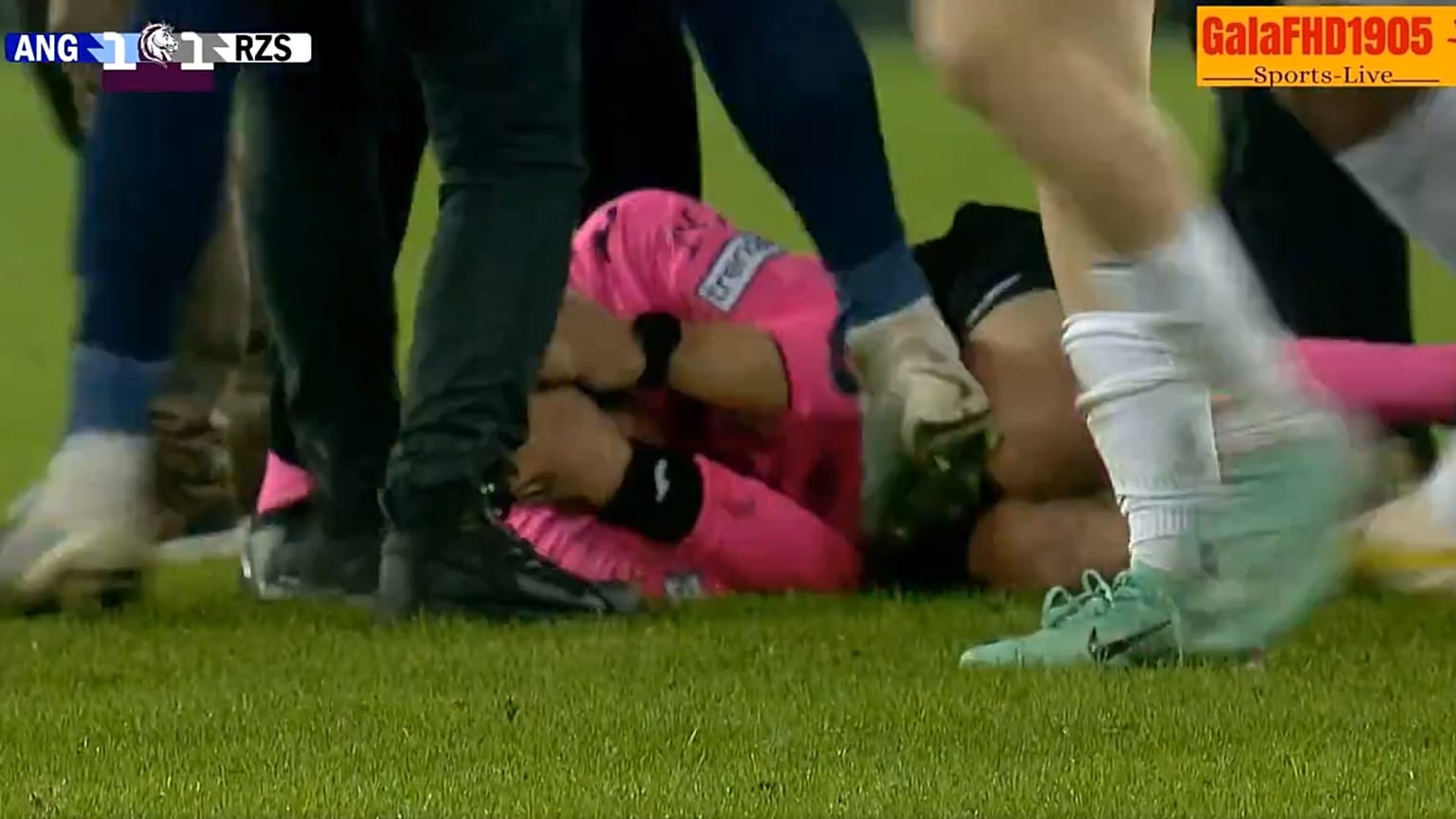 Hakem Halil Umut Meler'e yapılan saldırı