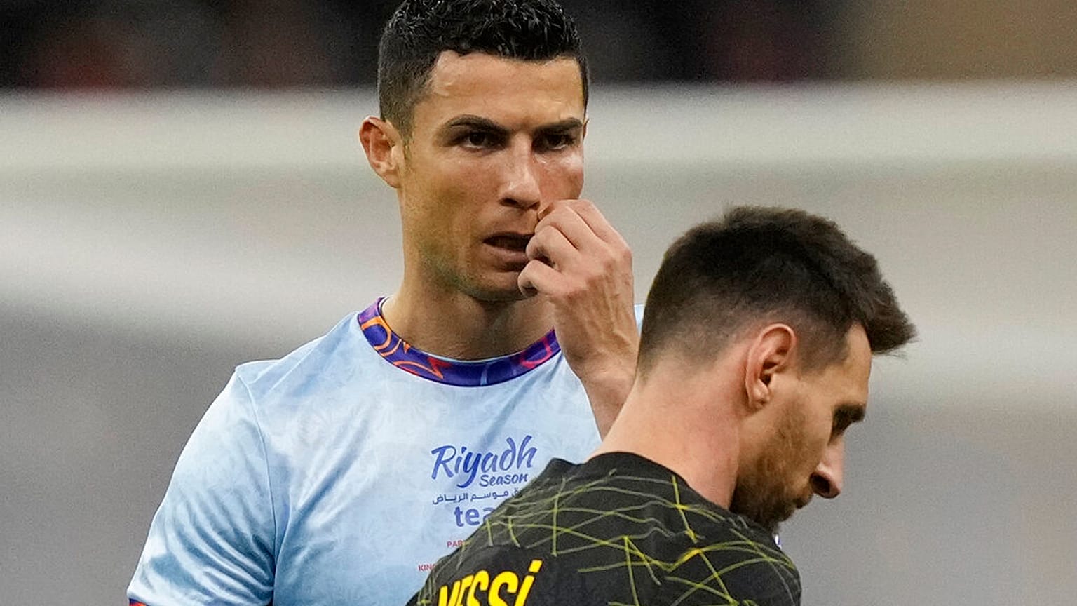 لقاء ميسي ورونالدو خلال موسم الرياض العام الماضي