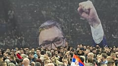 Alekszandar Vucsics szerb elnök választás előtti gyűlése Belgrádban