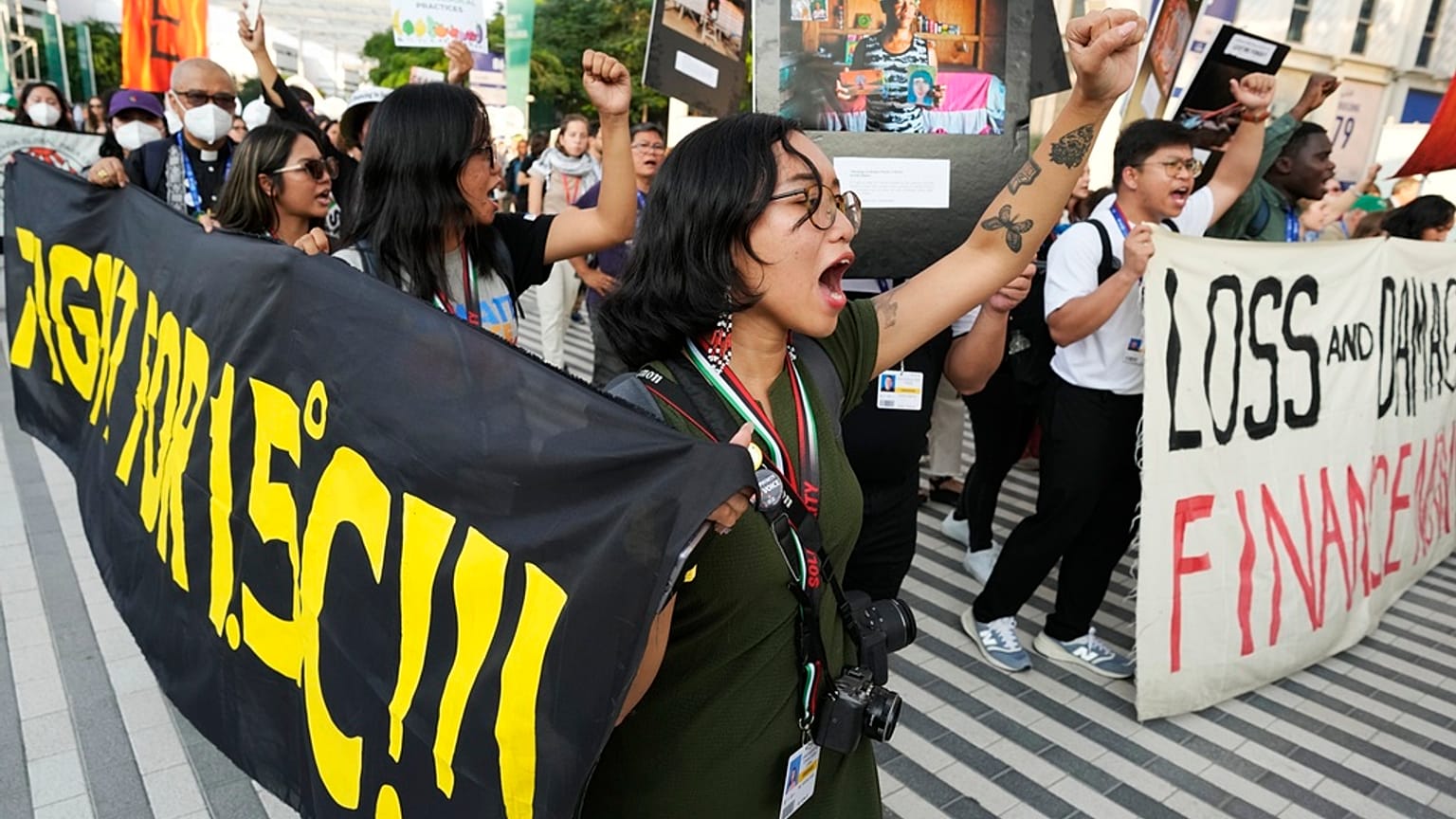 Manifestation d'activistes du climat à Dubaï.