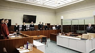 В материалах суда не приводят подробностей о содержании документов
