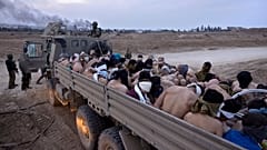 المعتقلون الفلسطينيون وهم عراة
