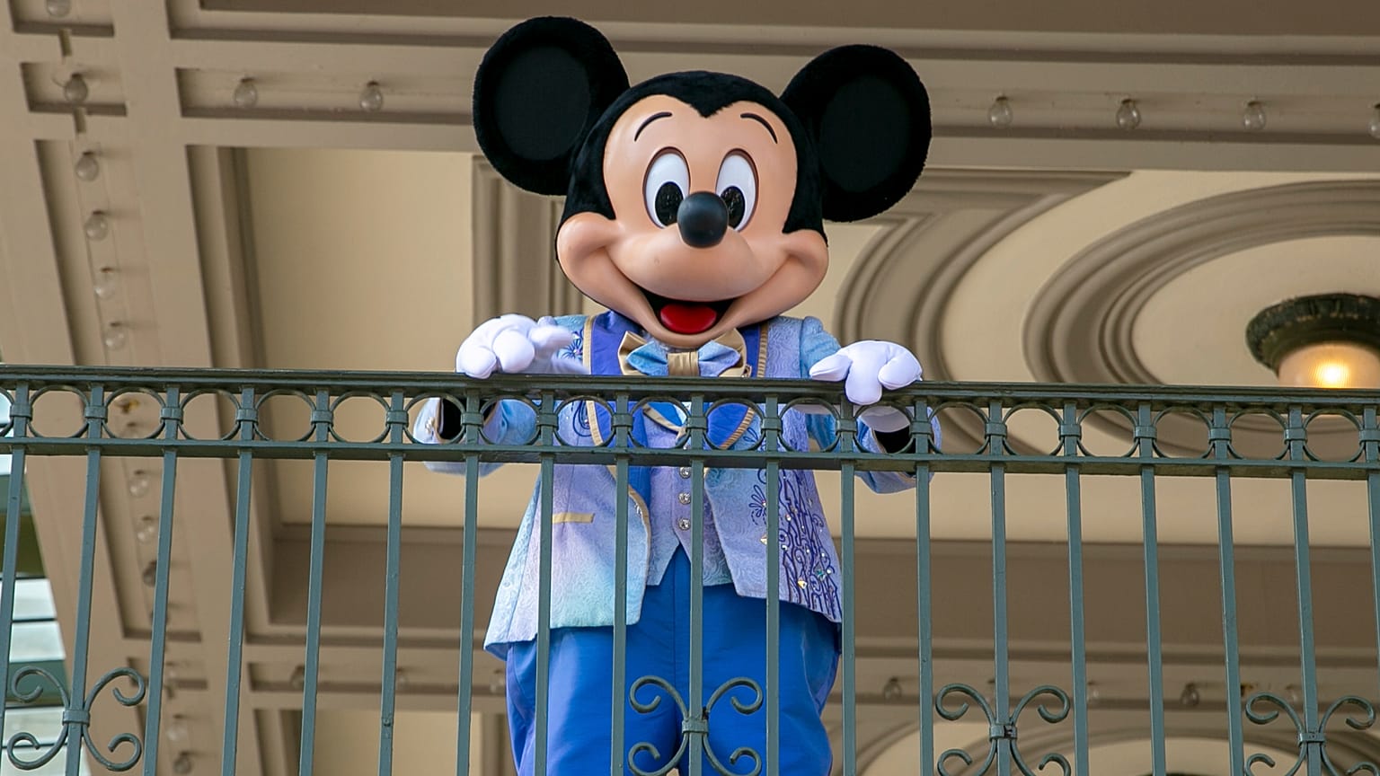 Mickey Mouse becomes available for public use in 2024 — with some major caveats 