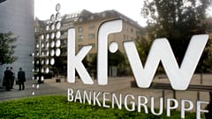-شعار بنك KfW الألماني، فرانكفورت، ألمانيا.