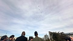 US-Verteidigungsminister Lloyd Austin begutachtet den Start eines Dronenschwarms in Mountain View (Kalifornien), 1.12.2023