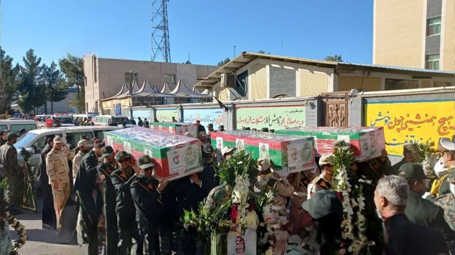 تشیع پیکر ماموران پلیس کشته شده در حمله افراد مسلح به پاسگاهی در استان سیستان و بلوچستان