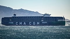 Un barco mercante
