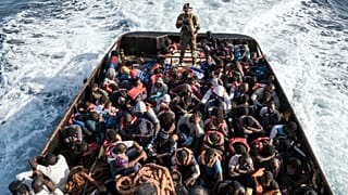 barcone con migranti