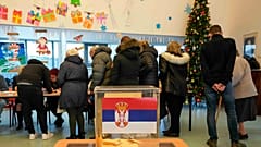 Избирательный участок в Сербии