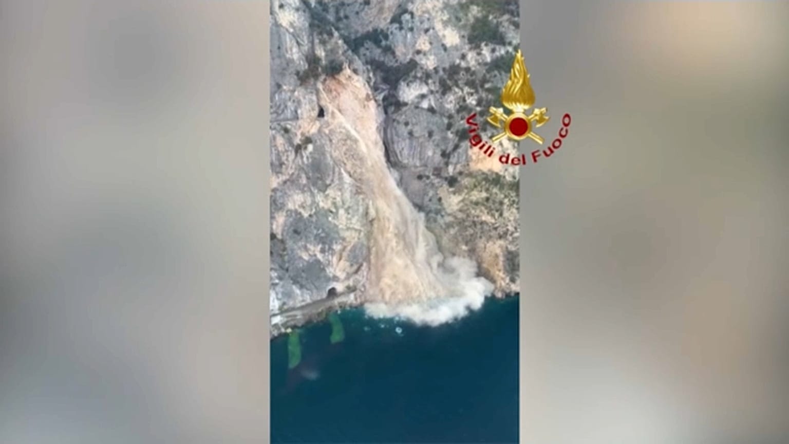 لحظة الانهيار الأرضي في إيطاليا