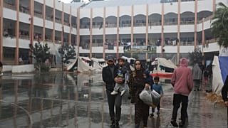 مدرسة في غزة تتحول لمأوى للنازحين الفغارين من القصف