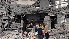 A közép-gázai Nuszeijrát-menekülttábor is találat érte. Dzsabalíjából még nem érkezett kép 