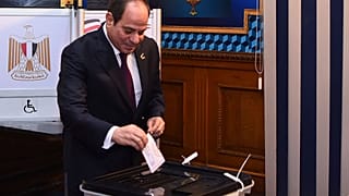 الرئيس المصري عبد الفتاح السيسي مشاركًا في الانتخابات الرئاسية