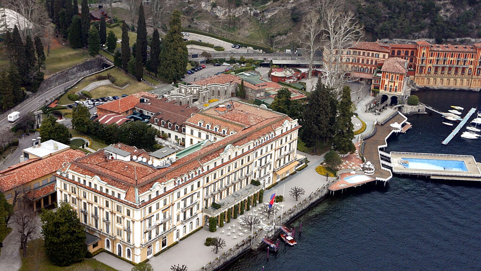 A Villa d'Este luxusszálloda a Comói-tó partján, ahol szintén elszállásoltak uniós tisztségviselőket