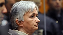 Die Ex-Frau des Serienmörders Michel Fourniret ist in Frankreich für ihre Beteiligung am Tod von zwei Frauen und einem Mädchen zu lebenslanger Haft verurteilt worden..