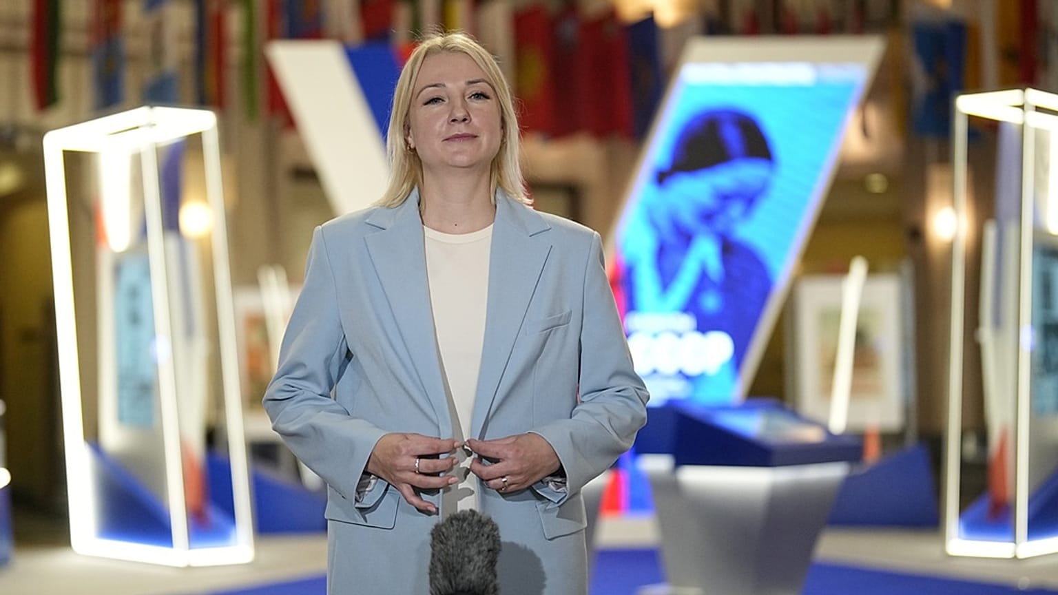 Putin'e karşı devlet başkanlığı seçimlerinde aday olan kadın siyasetçi Dountsova