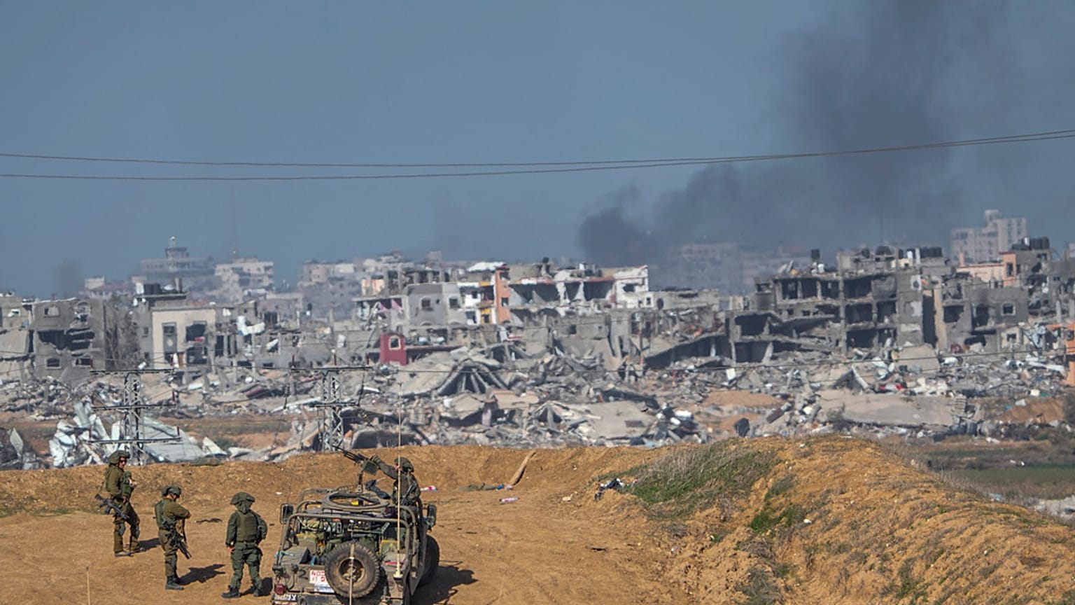Laut israelischen Medienberichten will Israel über Ägyptens mehrstufigen Plan für den Waffenstillstand in Gaza beraten.