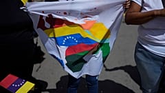 علما فنزويلا وغويانا