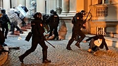 Ausschreitungen vor dem Belgrader Rathaus am 24.12.23