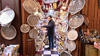 النقش على المعادن ثرات عالمي لا يحظى بتقدير كبير في المغرب الكبير.