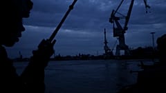 Ucrânia diz ter destruído navio russo no Mar Negro 