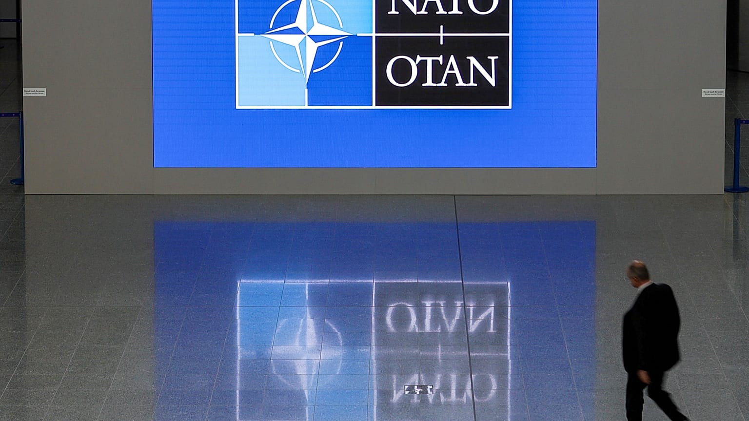 A NATO emblémája