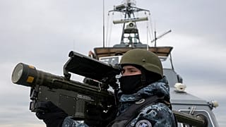 Un militar ucraniano en el mar Negro el 18 de diciembre de 2023