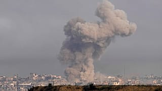 Die Israelische Armee hat ihren Bodeneinsatz gegen die islamistische Hamas im mittleren und südlichen Gazastreifen ausgeweitet. Drei Flüchtlingslager wurden getroffen.