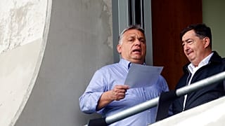 Mészáros Lőrinc Orbán Viktorral a felcsúti Pancho Arénában