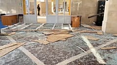 Aufnahme aus dem Inneren des angegriffenen Bahnhofs. 