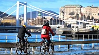 Budapest, alsó rakpart, 2023 decembere