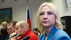 Yekaterina Duntsova participe à une réunion de la commission électorale centrale à Moscou, samedi.