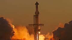 Ο μεγάλος πύραυλος Starship της SpaceX εκτοξεύεται για δοκιμαστική πτήση από τη βάση Starbase στην Boca Chica του Τέξας, το Σάββατο 18 Νοεμβρίου 2023\. (AP Photo/Eric Gay)