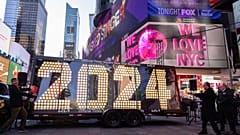 Der Times Square bereitet sich auf den Jahreswechsel vor