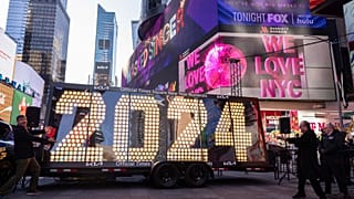 La scritta "2024" che annuncerà il nuovo anno a New York