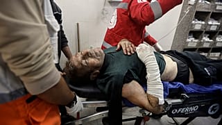 Ferido num hospital de Khan Younis