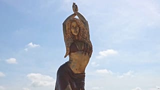 La ville natale de Shakira a dévoilé uune nouvelle statue à l'effigie de la diva de la pop.