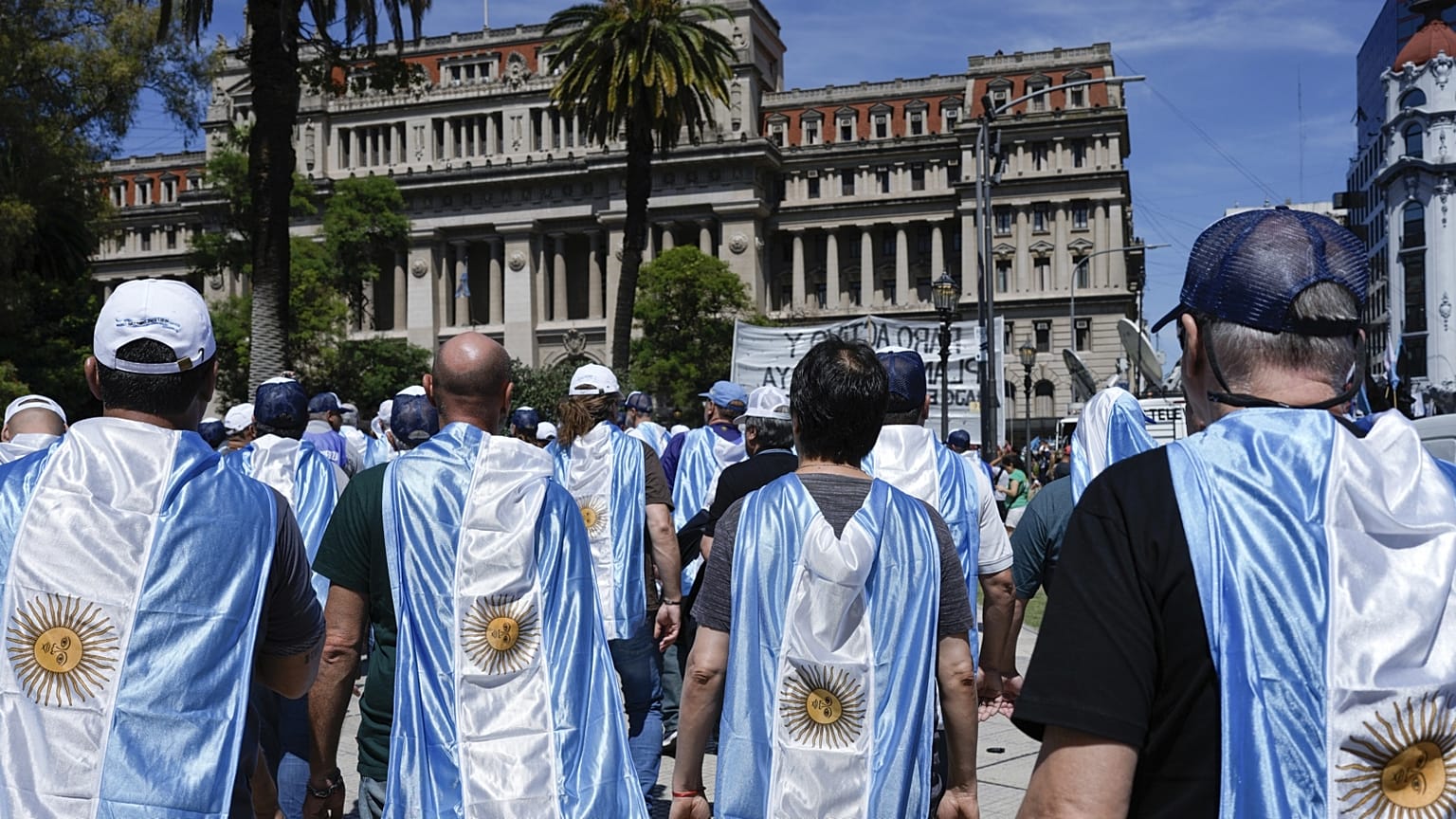 Tüntetés Buenos Airesben az új elnök gazdasági reformjai ellen